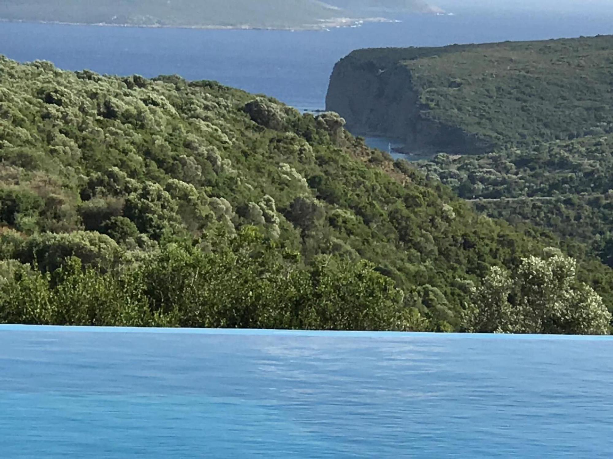 Luxurious Villa In Peloponnese With Swimming Pool Kamária Eksteriør bilde